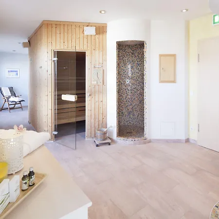 מלון Zeller's Quartier 4*