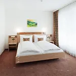 Zeller's Quartier 4*