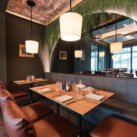 Zeller's Quartier 4* 코니그스브륀